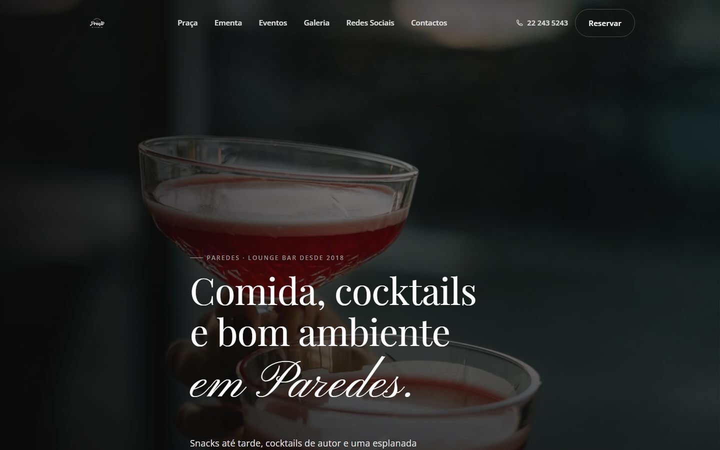 Site Praça Lounge Bar em computador